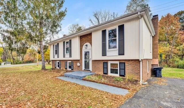 $379,950 | 3604 Janney Lane, Roanoke, VA 24018