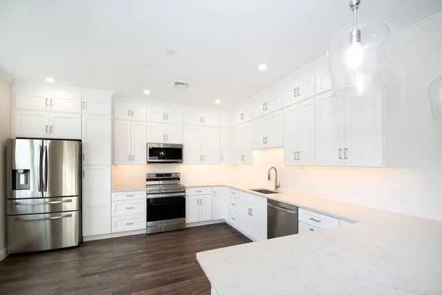 $885,000 | 2 Proprietors Drive, Unit 25, Marshfield, MA 02050