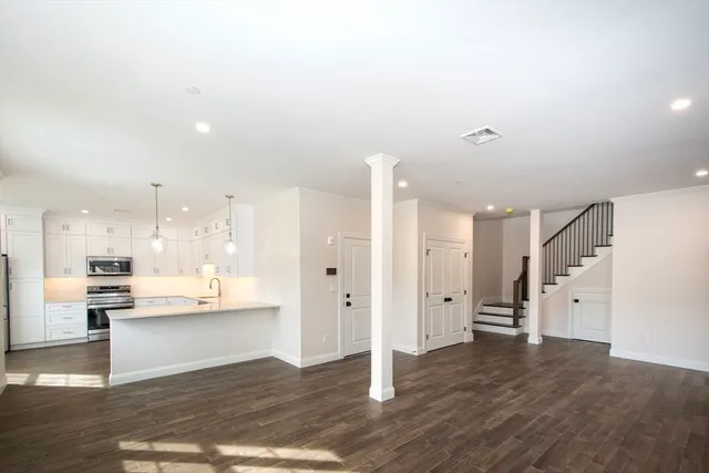 $885,000 | 2 Proprietors Drive, Unit 25, Marshfield, MA 02050