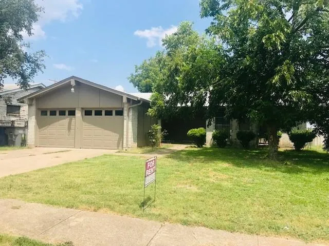 $199,500 | 1322 Oakbrook Street, Lancaster, TX 75134