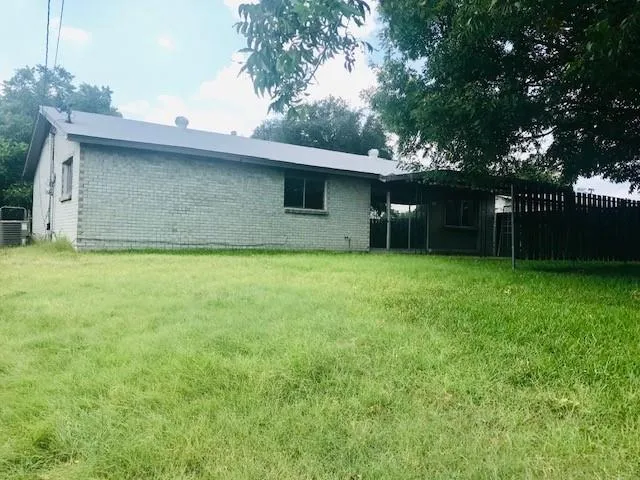 $199,500 | 1322 Oakbrook Street, Lancaster, TX 75134