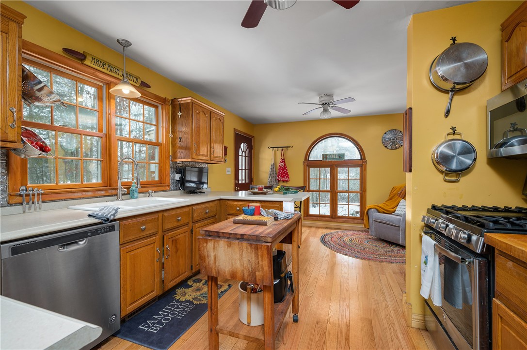 50 Jackson Schoolhouse Road Glocester, RI 02814 - Photo 8 of 44 Gallery Image 8
