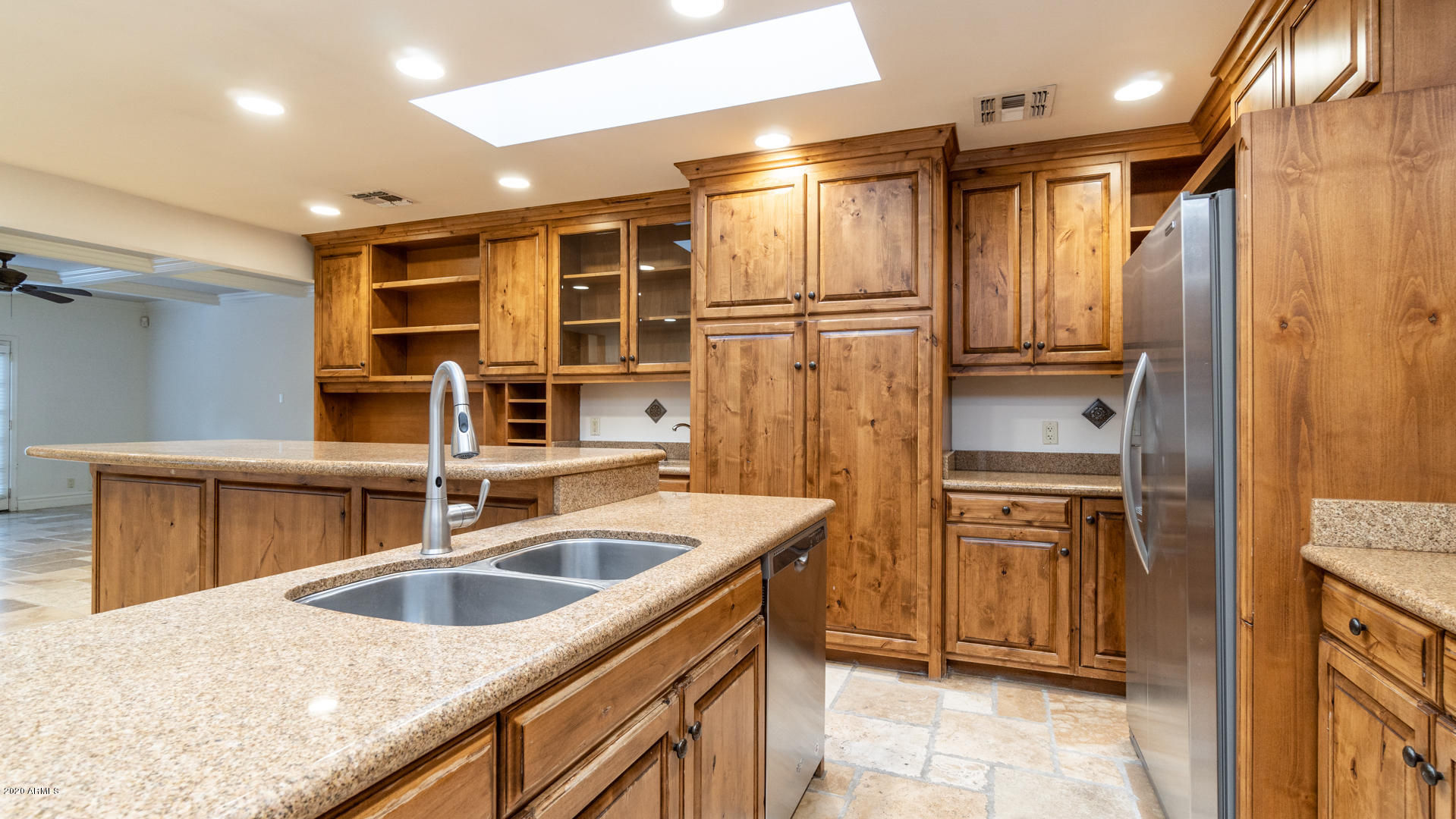6841 North 3rd Place Phoenix, AZ 85012 - Photo 11 of 32 kitchen5