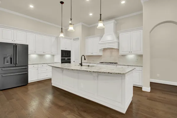 $499,900 | 510 Blossom Cove Court, Pinehurst, TX 77362