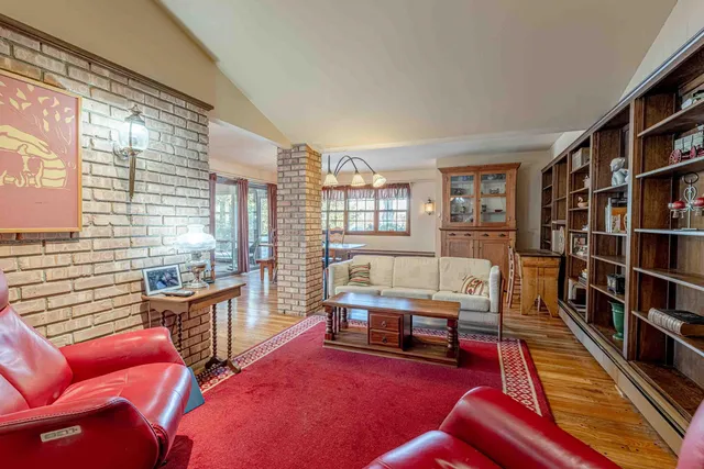 $749,900 | 1825 Country Club Road, Stoughton, WI 53589