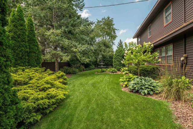 $749,900 | 1825 Country Club Road, Stoughton, WI 53589