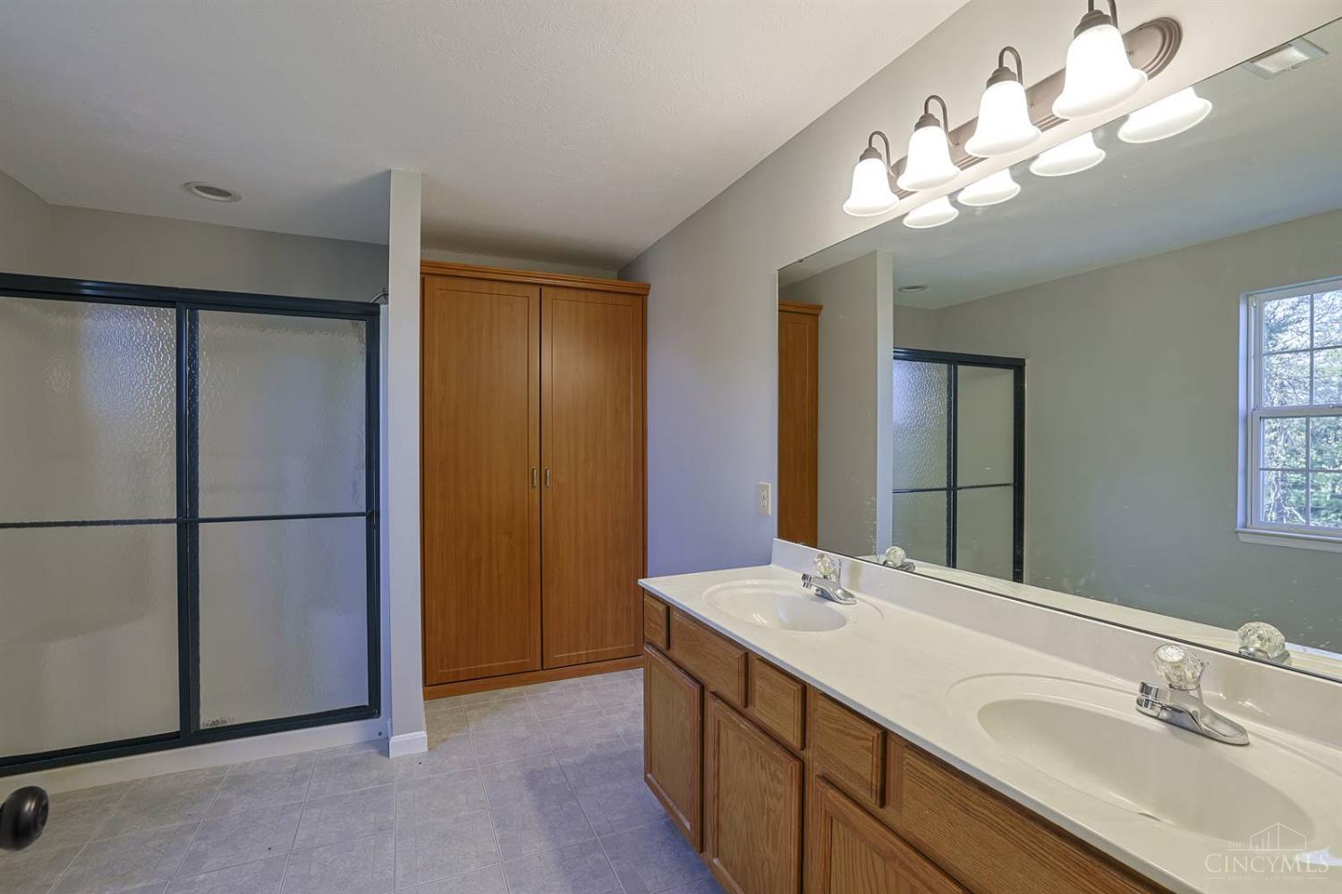 817 Neeb Road, Unit 5 Cincinnati, OH 45233 - Photo 14 of 24