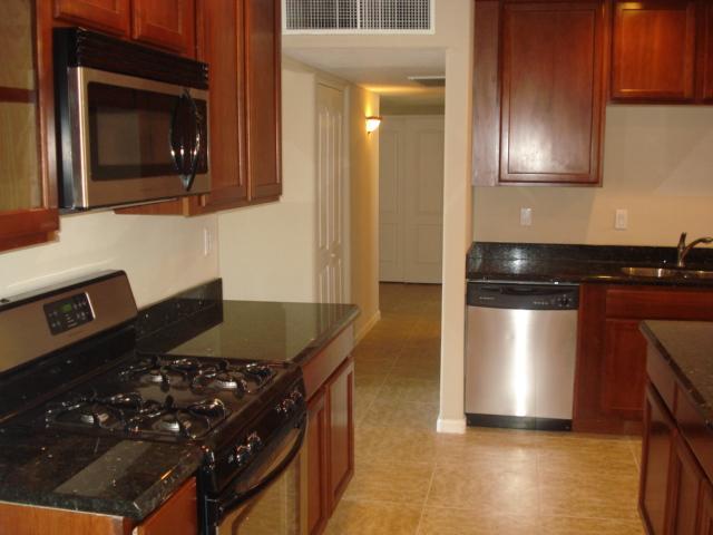 451 East McKinley Street Tempe, AZ 85288 - Photo 7 of 13 kitchen03