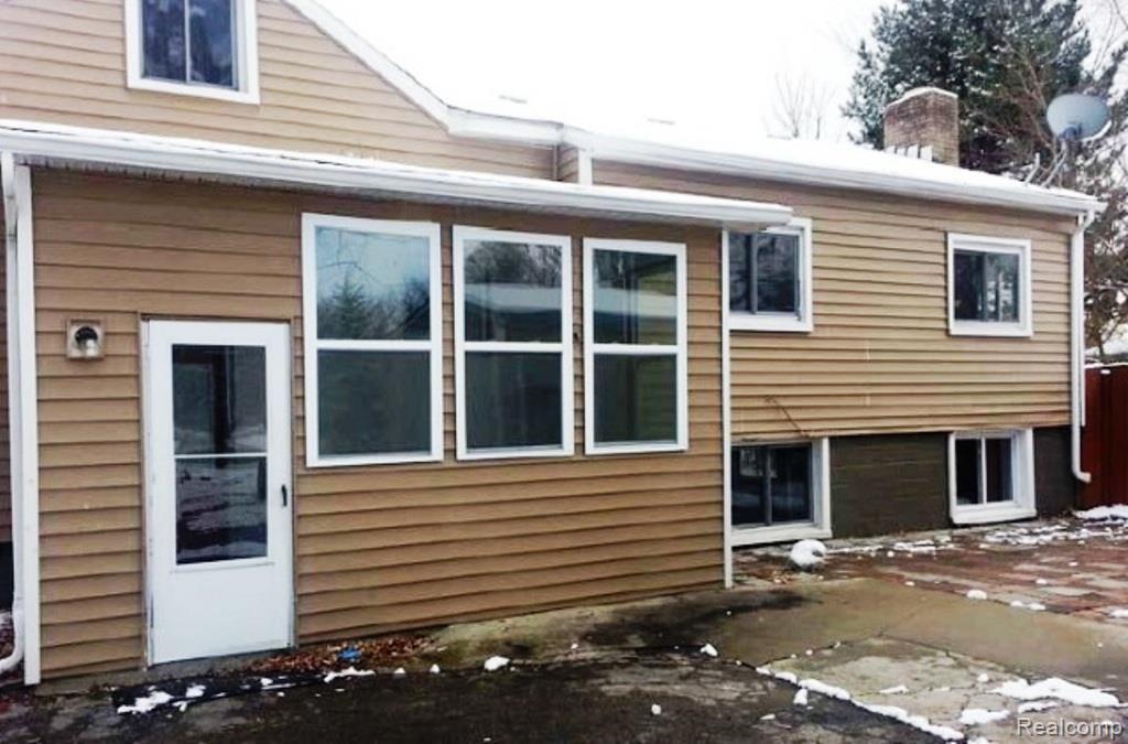 1800 South Raisinville Road Monroe, MI 48161 - Photo 2 of 6 2.jpg