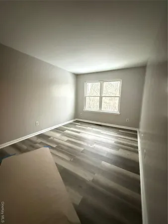 a view of empty room with window