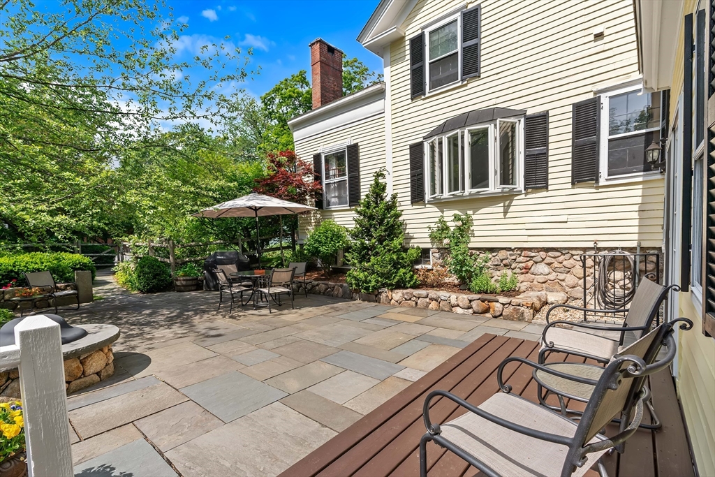 11 Concord Road Wayland, MA 01778 - Photo 25 of 35