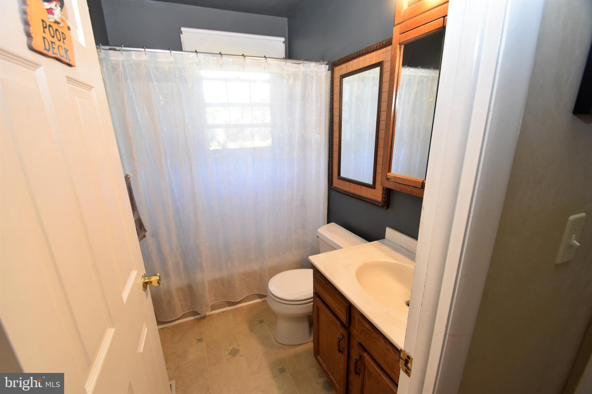 13 Brookmead Road Newark, DE 19711 - Photo 19 of 54 First Floor Full Bath
