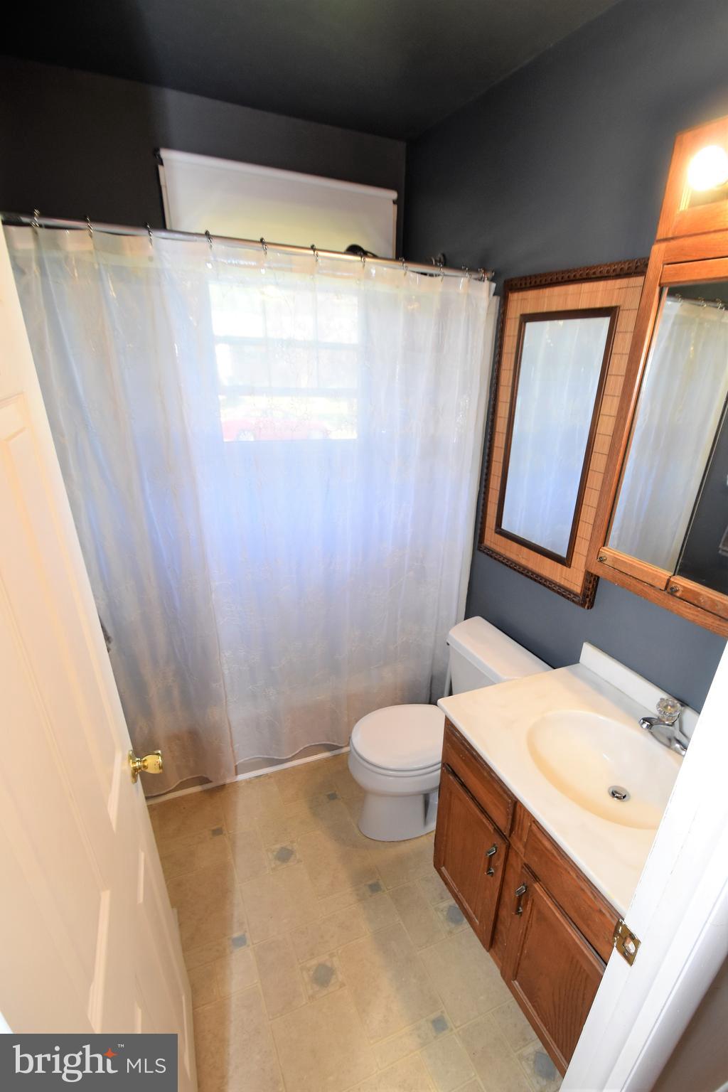 13 Brookmead Road Newark, DE 19711 - Photo 20 of 54 First Floor Full Bath