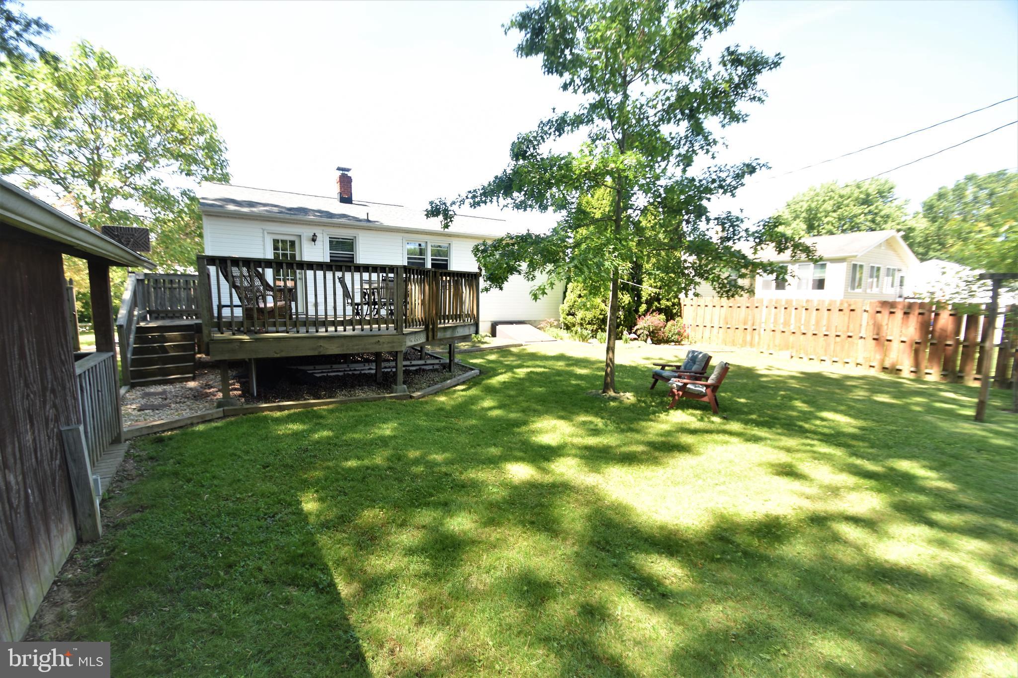 13 Brookmead Road Newark, DE 19711 - Photo 39 of 54 Lush yard from fence to view deck