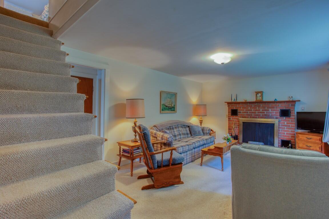 219 Beath Road Boothbay, ME 04537 - Photo 11 of 27 11