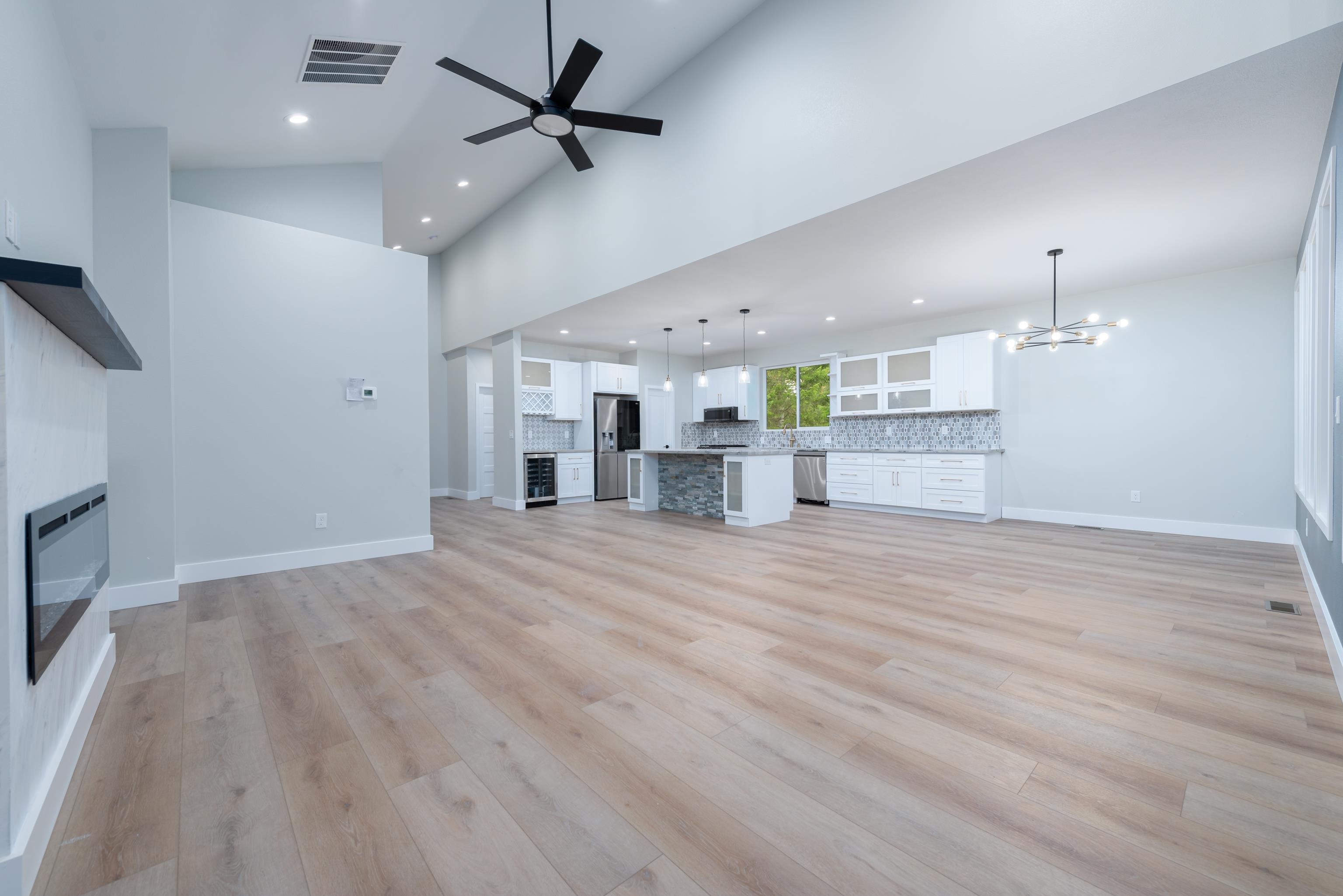 107 West Trappers Loop Chewelah, WA 99109 - Photo 7 of 31