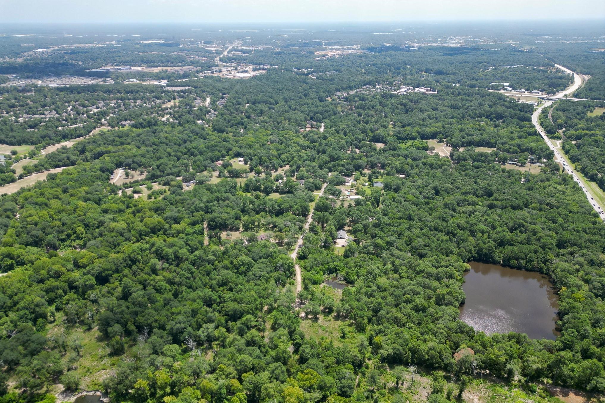 215 Garden West Conroe, TX 77304 - Photo 3 of 14