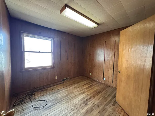 $82,500 | 132 West Kurlene Drive, Macomb, IL 61455