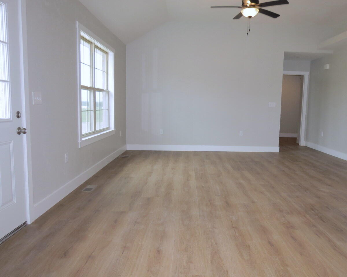 3781 West Riley Street Bolivar, MO 65613 - Photo 14 of 27 IMG_8370