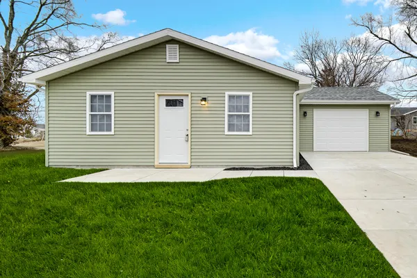$212,500 | 285 South Ivanhoe Road, Kingsford Heights, IN 46346