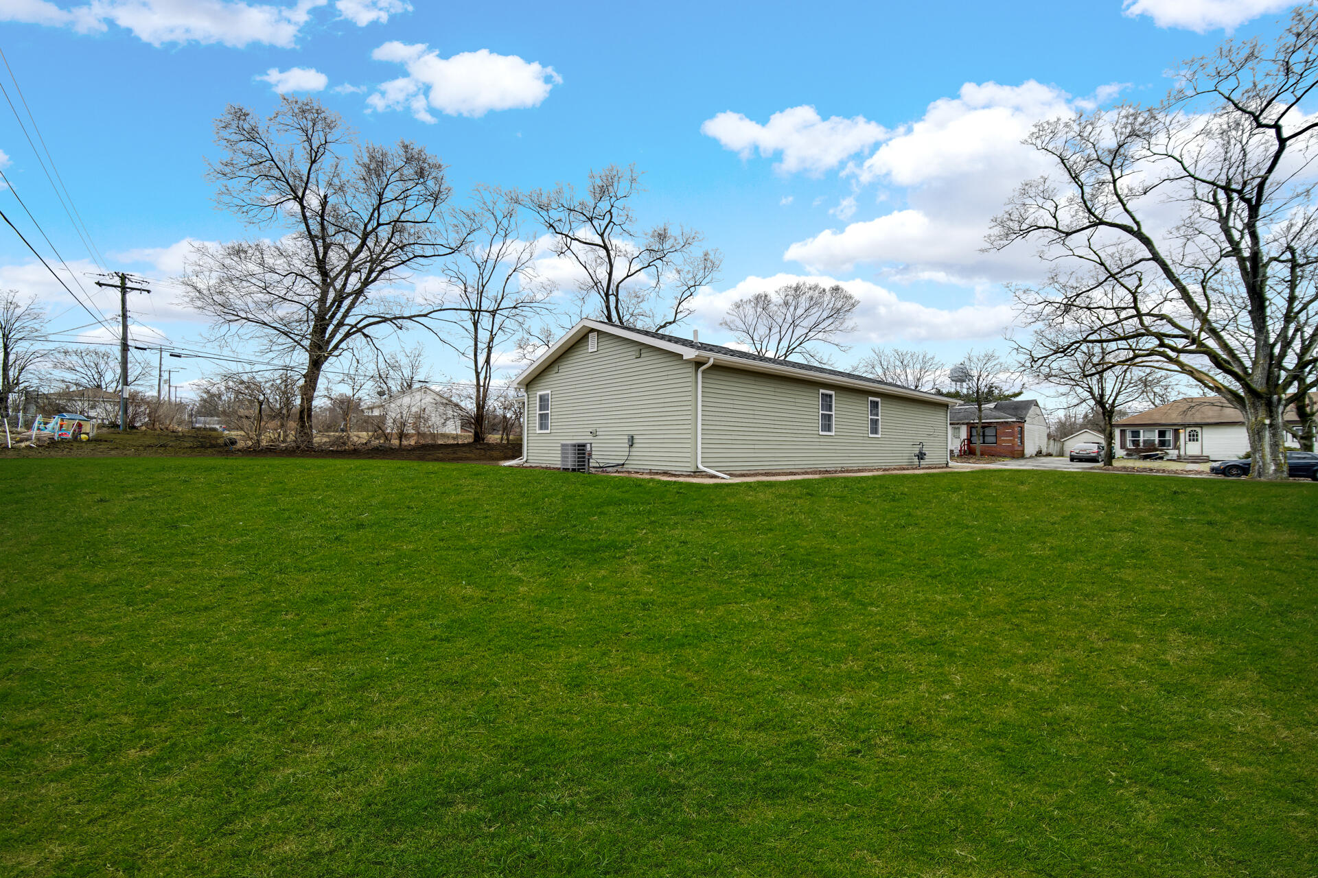 285 South Ivanhoe Road Kingsford Heights, IN 46346 - Photo 21 of 21 1920x1280