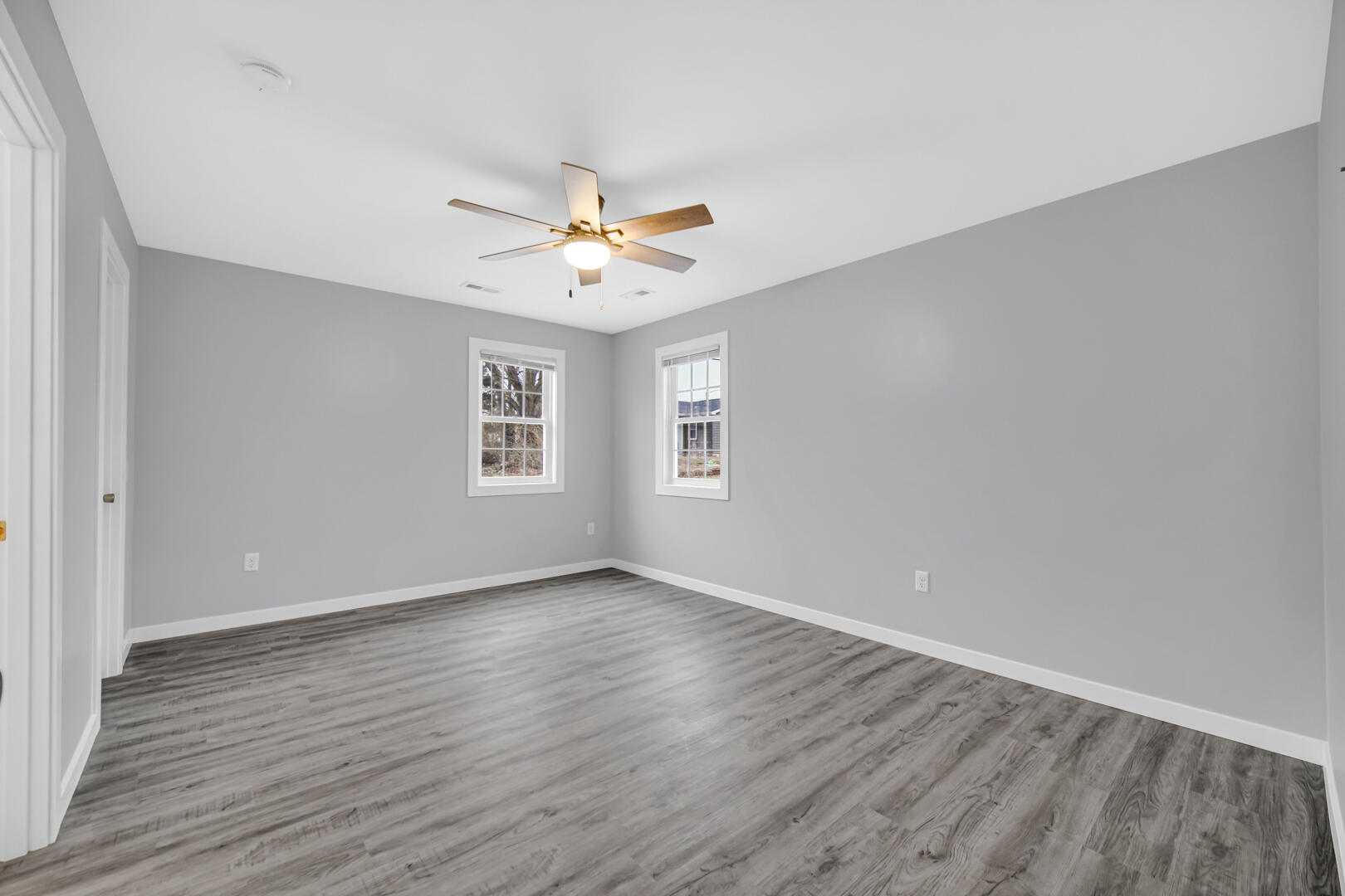 285 South Ivanhoe Road Kingsford Heights, IN 46346 - Photo 8 of 21 1620x1080