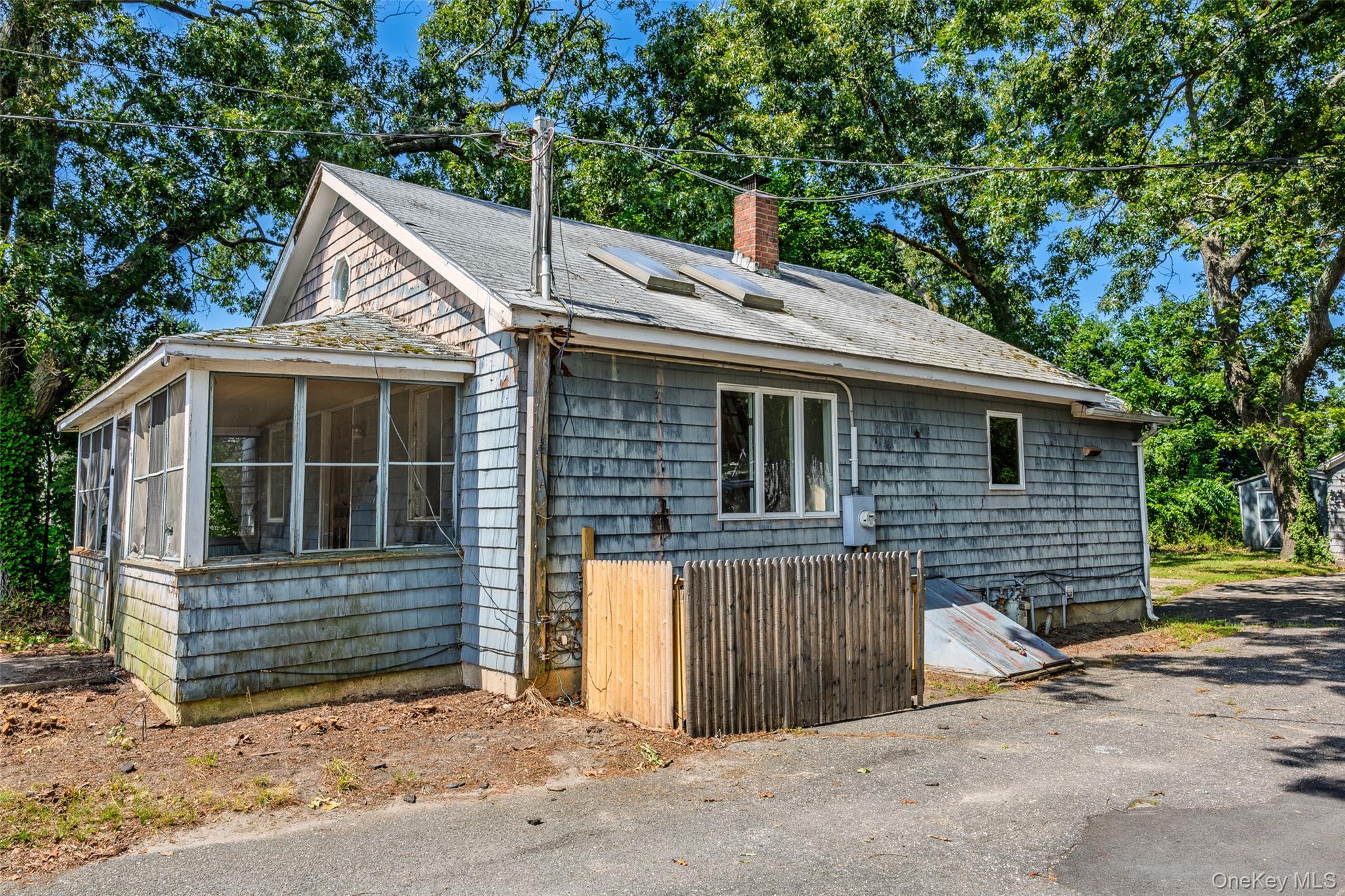 426 Riverleigh Avenue Riverside, NY 11901 - Photo 6 of 43