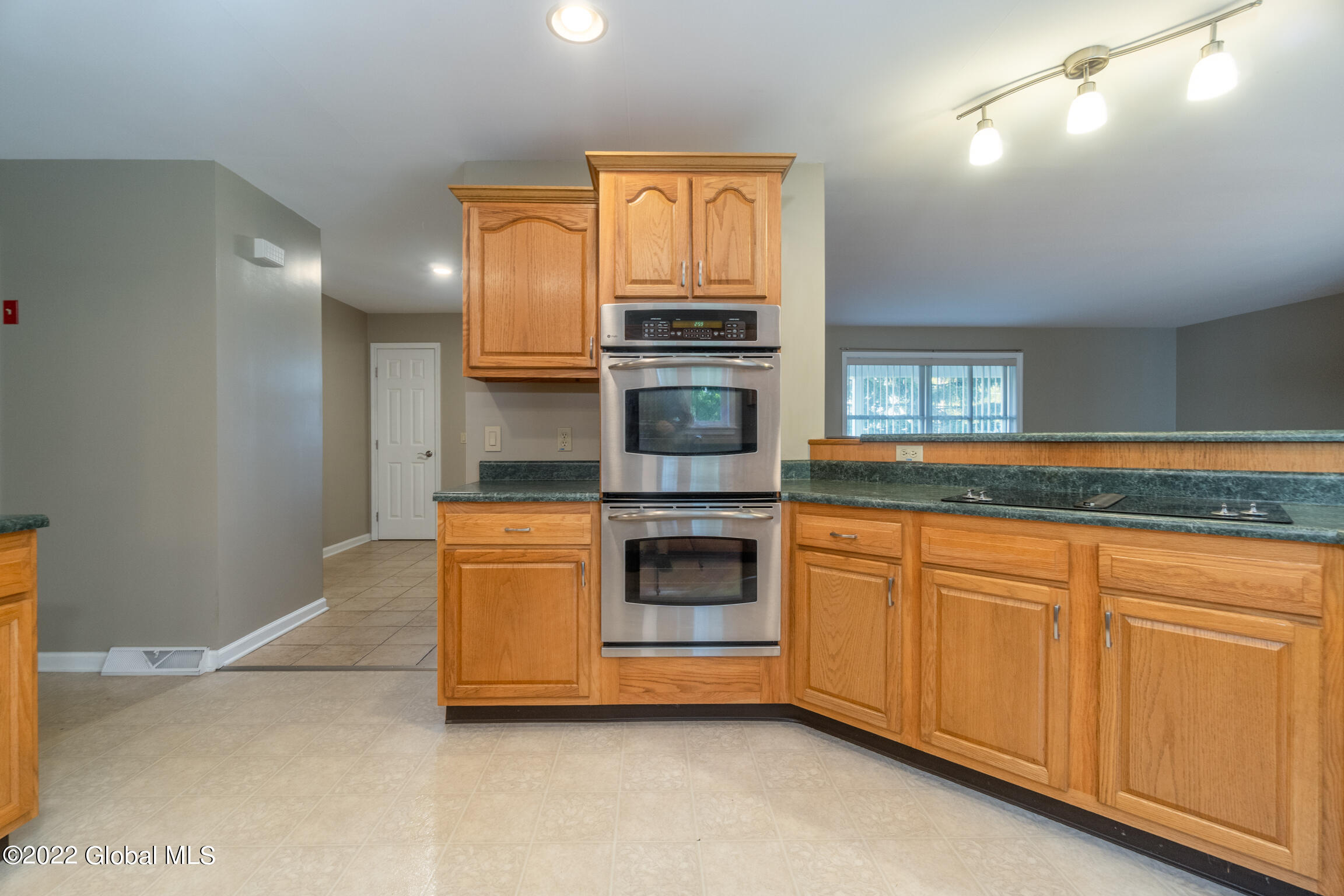 839 Pearse Road Niskayuna, NY 12309 - Photo 12 of 45 839 Pearse Rd Niskayuna NY mls-7
