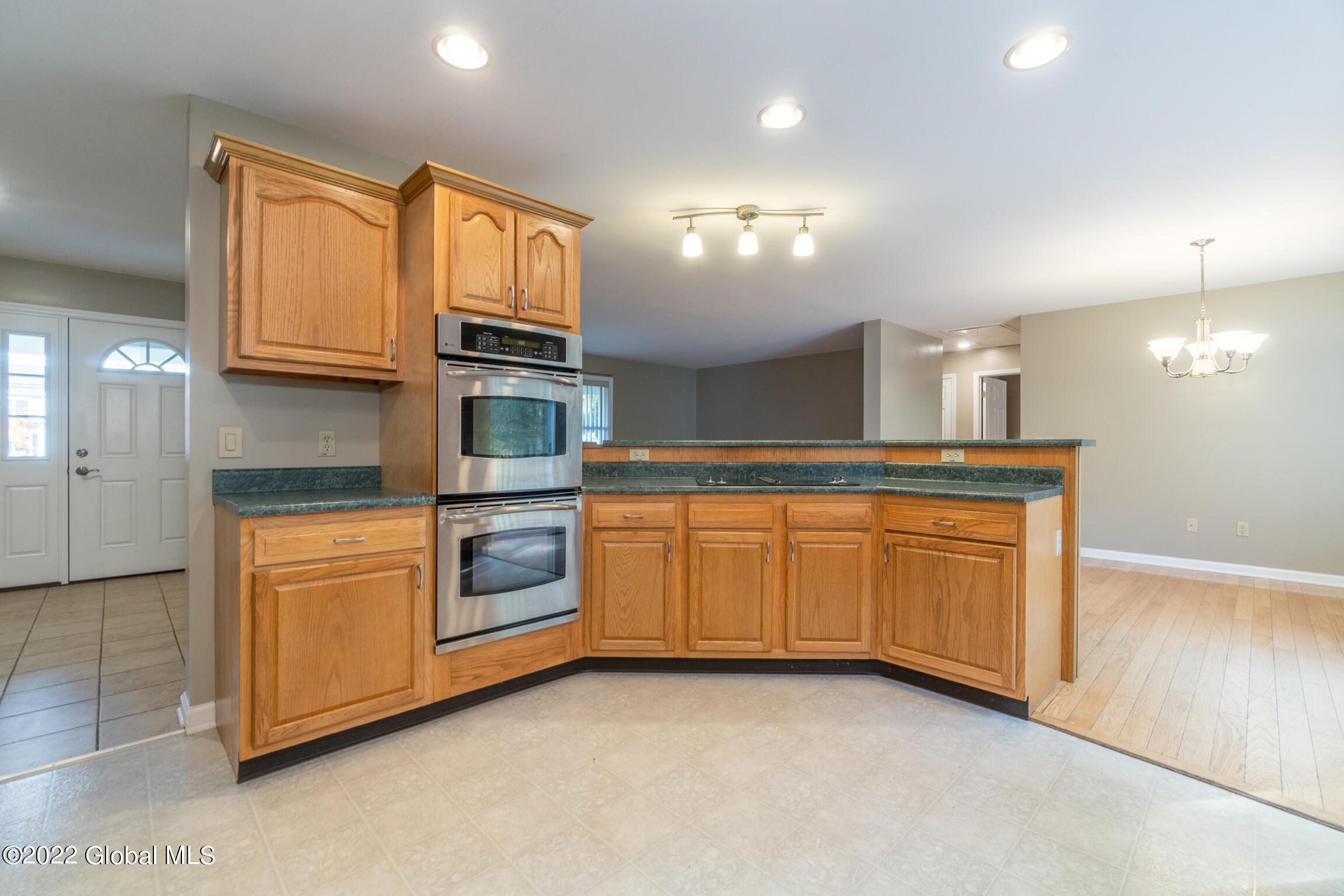 839 Pearse Road Niskayuna, NY 12309 - Photo 15 of 45 839 Pearse Rd Niskayuna NY mls-10