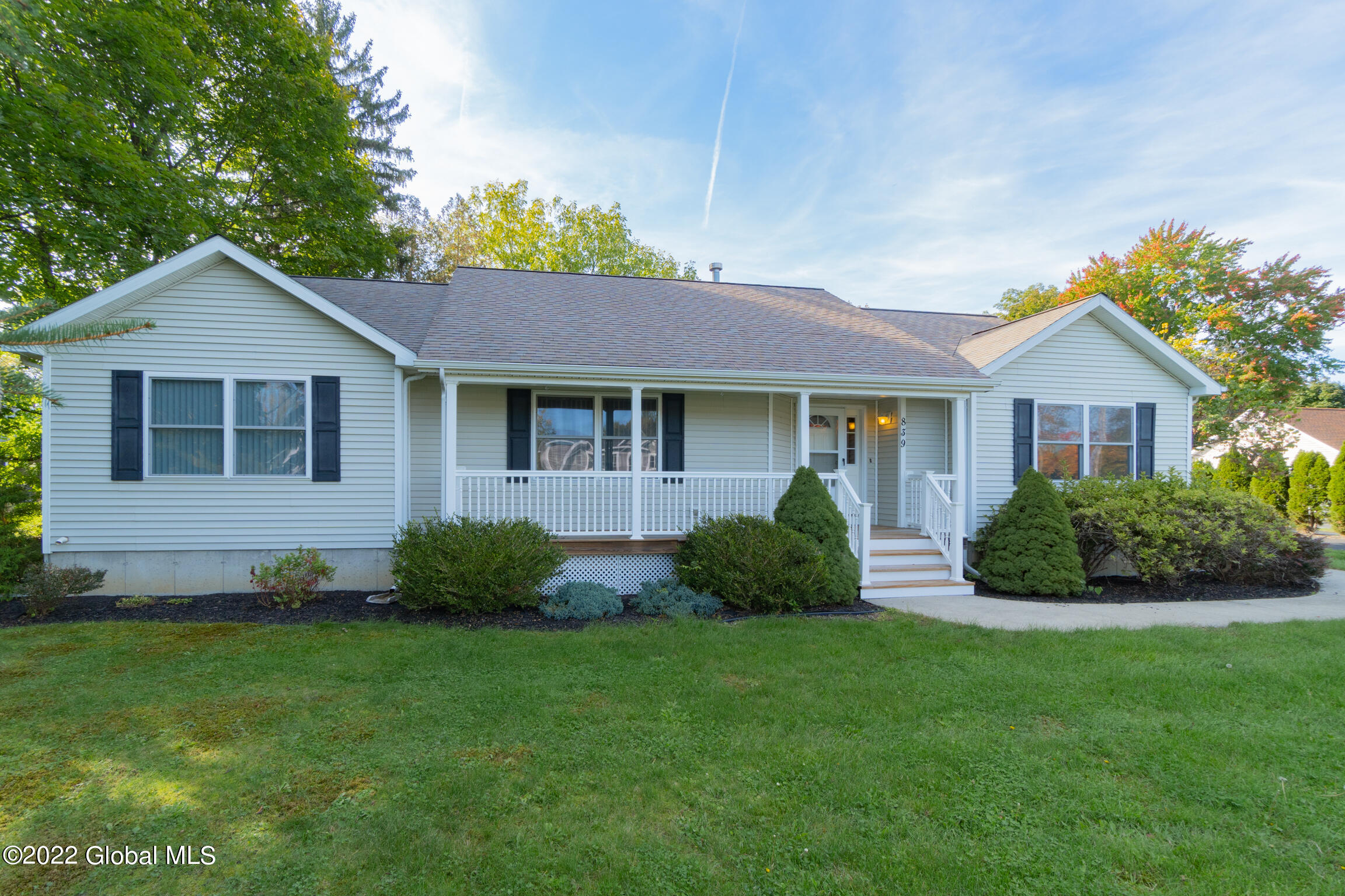839 Pearse Road Niskayuna, NY 12309 - Photo 2 of 45 839 Pearse Rd Niskayuna NY mls-31