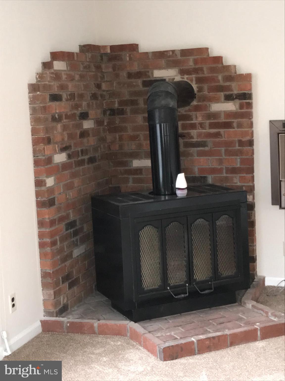 443 Manor Road Hatboro, PA 19040 - Photo 4 of 40 Gallery Image 4