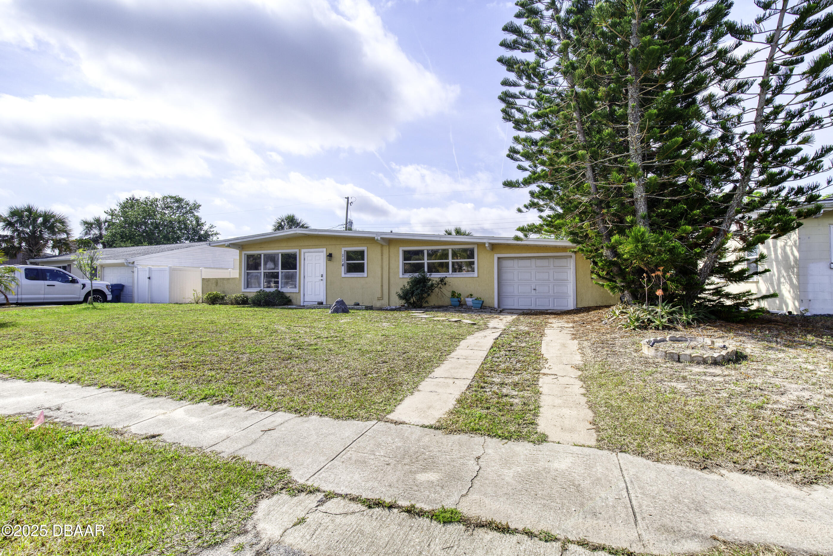 114 Lynnhurst Drive Ormond Beach, FL 32176 - Photo 2 of 43 114LynnhurstDr-2