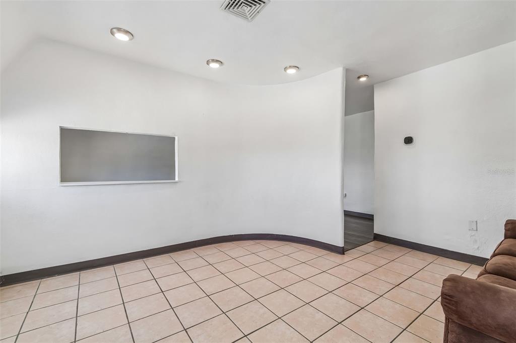 100 East Shell Point Road Ruskin, FL 33570 - Photo 16 of 41 a view of an empty room