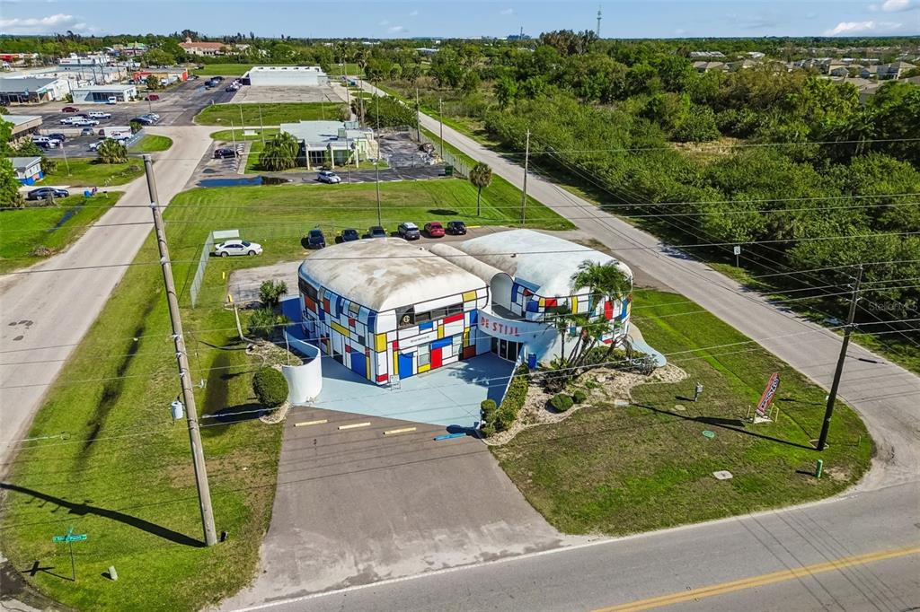 100 East Shell Point Road Ruskin, FL 33570 - Photo 38 of 41 an aerial view of a house with a yard