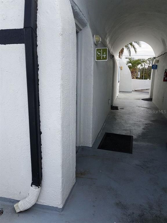 100 East Shell Point Road Ruskin, FL 33570 - Photo 10 of 41 a view of entryway