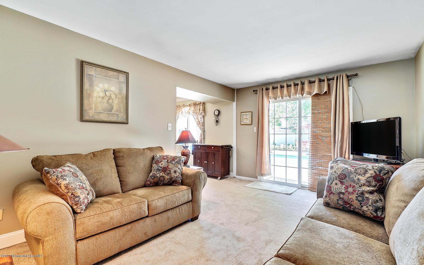 53 Appletree Road Howell, NJ 07731 - Photo 14 of 31 14