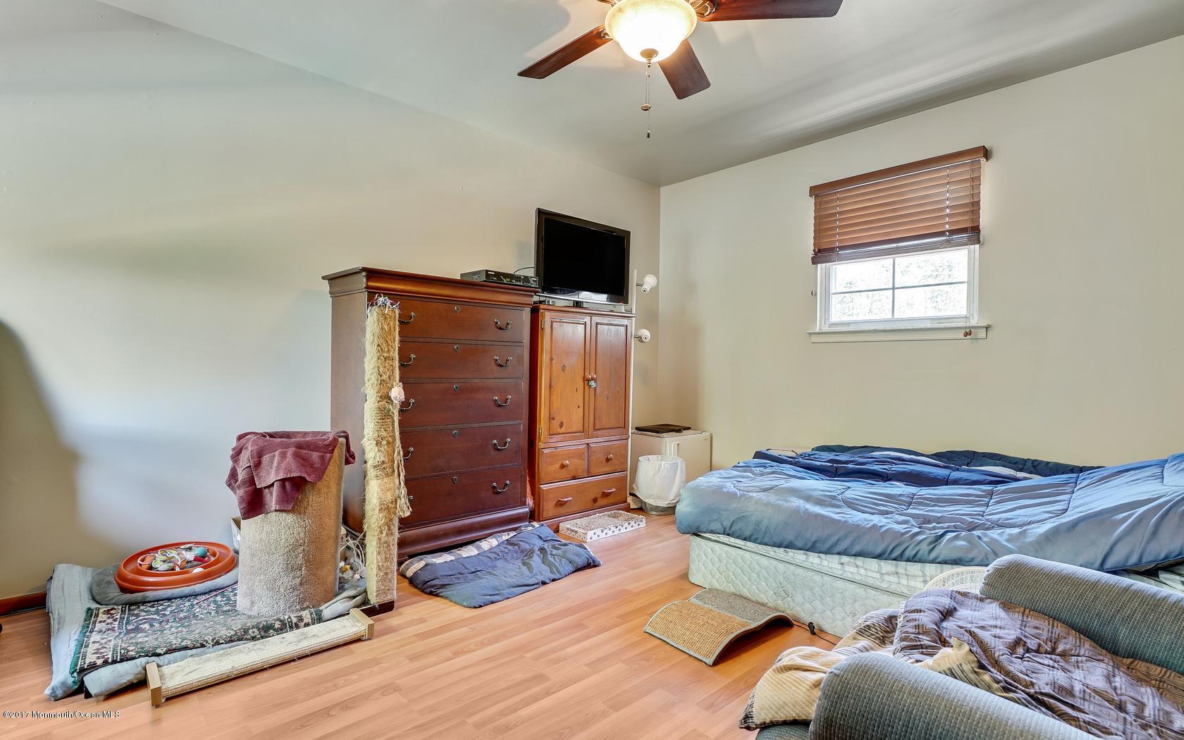 53 Appletree Road Howell, NJ 07731 - Photo 27 of 31 27