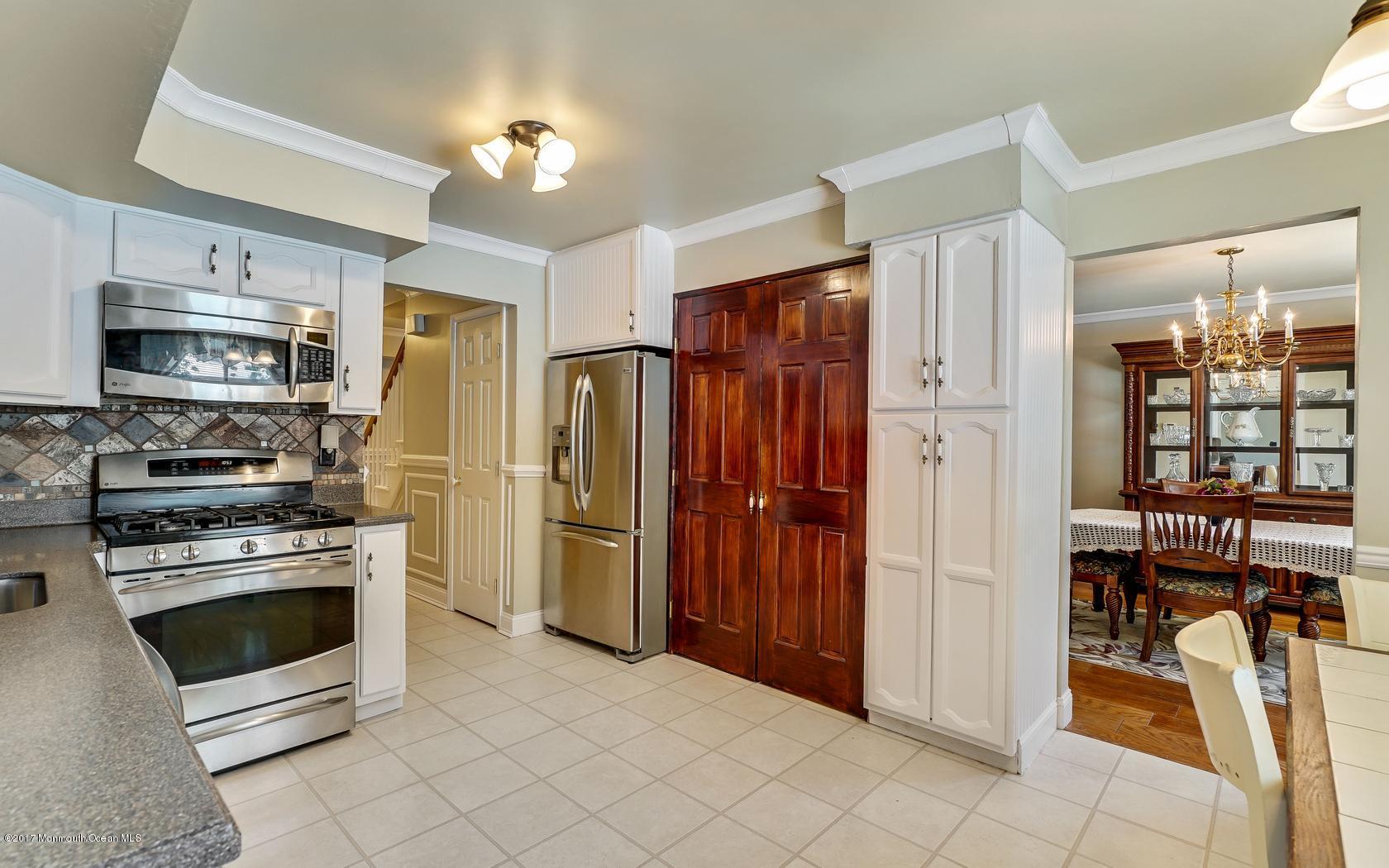 53 Appletree Road Howell, NJ 07731 - Photo 10 of 31 10