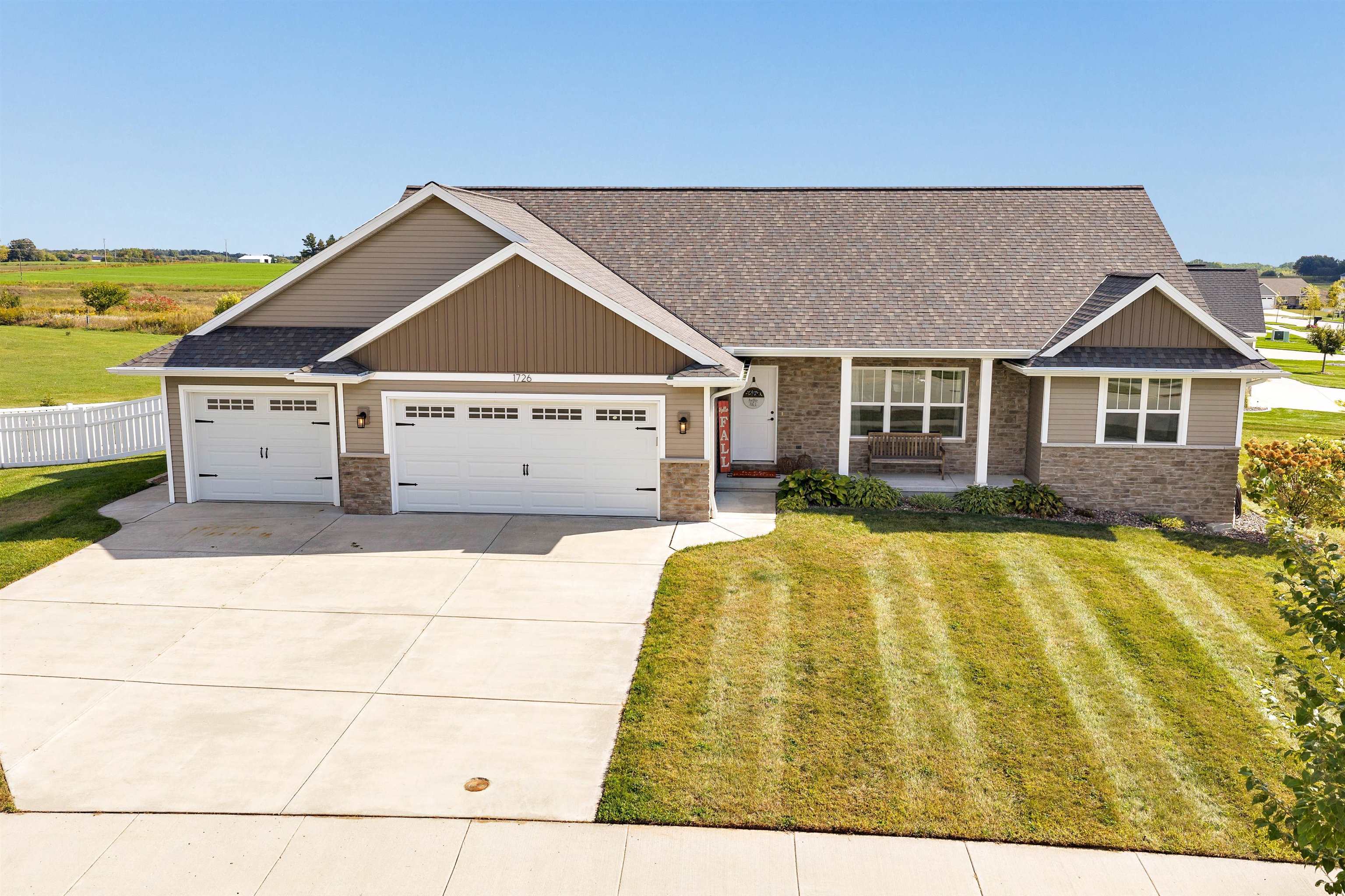 1726 Red Oak Street Howard, WI 54313 - Photo 1 of 26