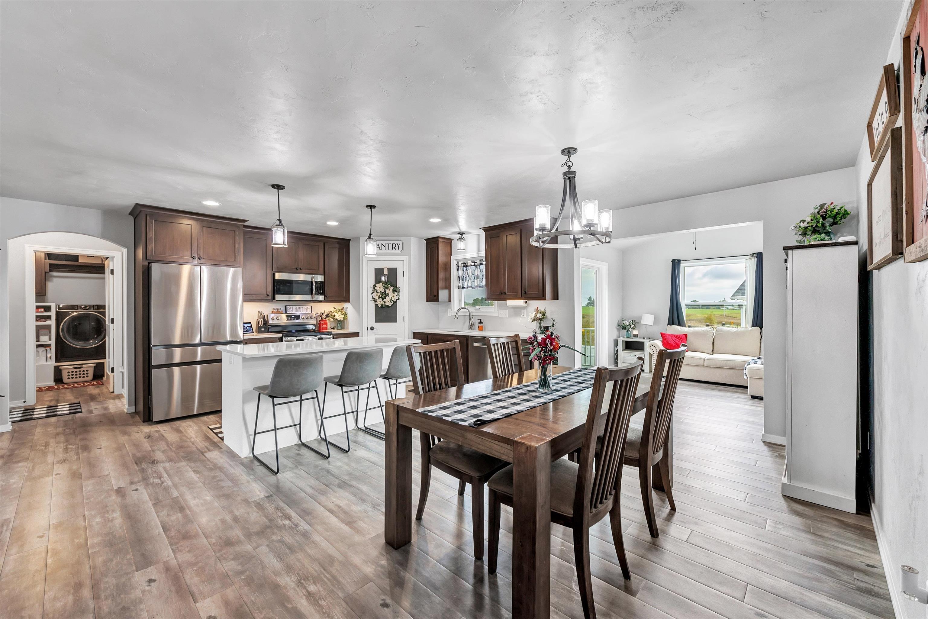 1726 Red Oak Street Howard, WI 54313 - Photo 2 of 26