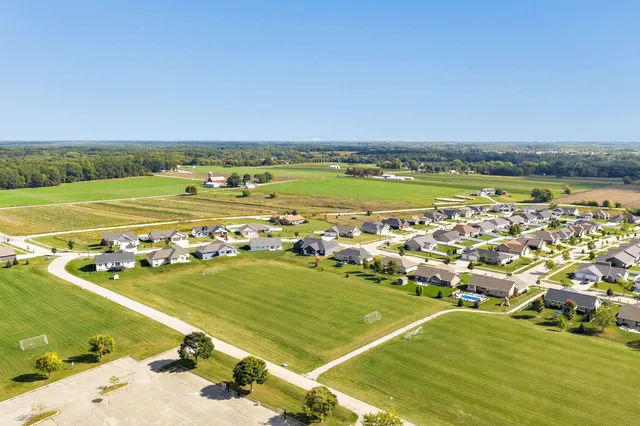 $514,900 | 1726 Red Oak Street, Howard, WI 54313