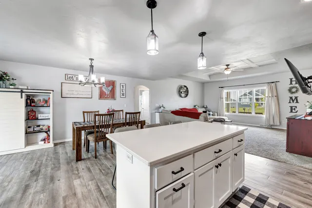 $514,900 | 1726 Red Oak Street, Howard, WI 54313