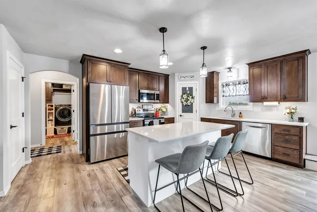 $514,900 | 1726 Red Oak Street, Howard, WI 54313