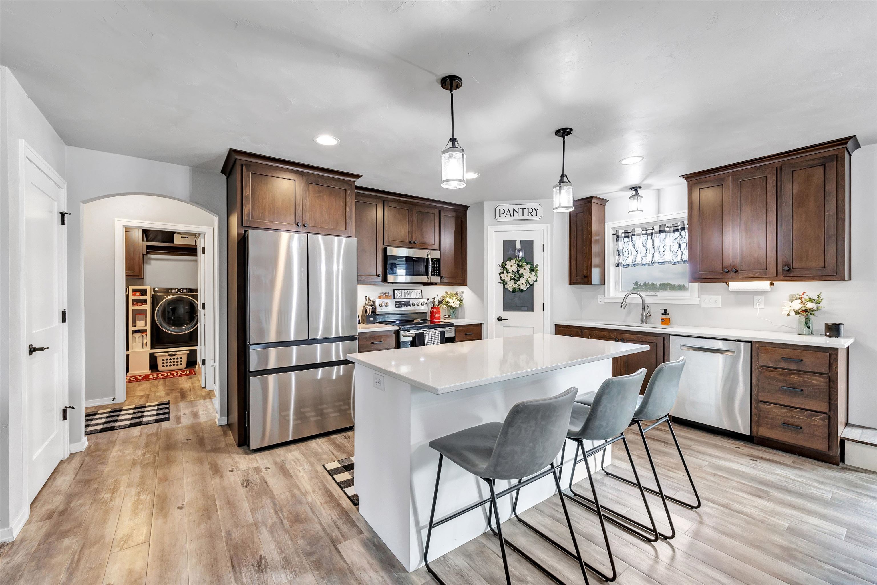 1726 Red Oak Street Howard, WI 54313 - Photo 5 of 26