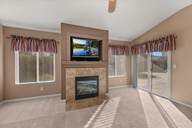 $549,000 | 1947 West Hampton Drive, Hanford, CA 93230