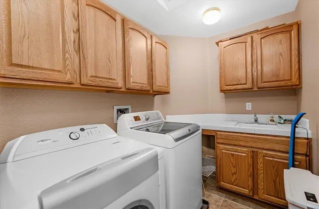 $549,000 | 1947 West Hampton Drive, Hanford, CA 93230