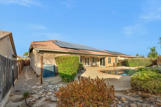 $549,000 | 1947 West Hampton Drive, Hanford, CA 93230