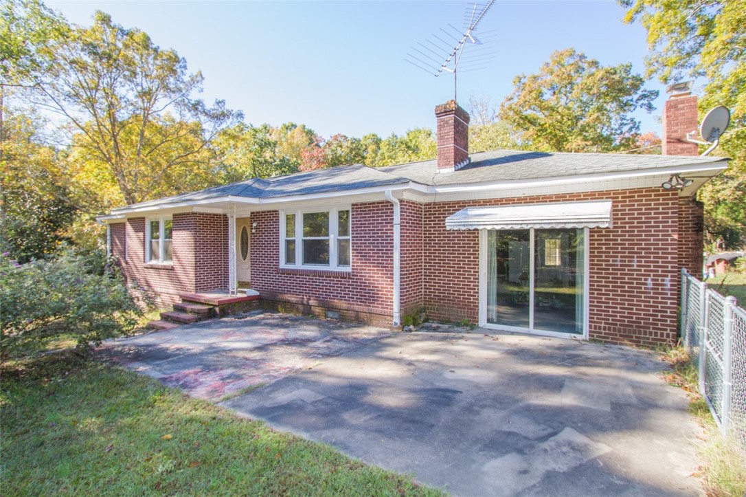 820 Luke Bouknight Road Starr, SC 29684 - Photo 3 of 49