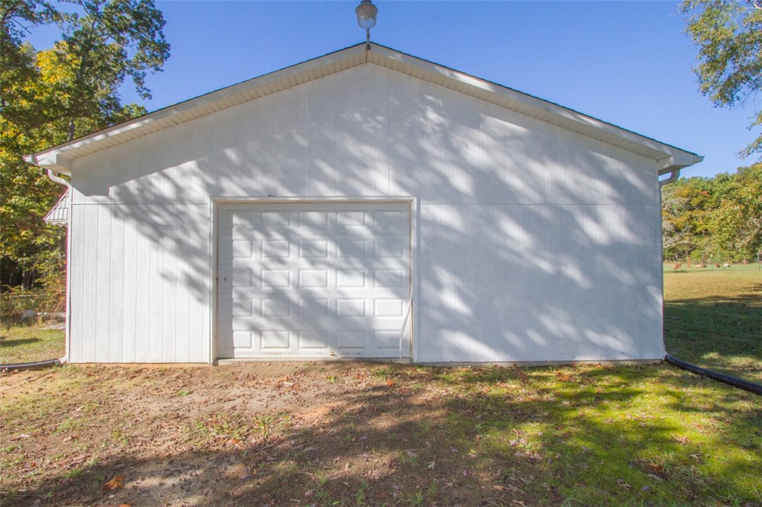 820 Luke Bouknight Road Starr, SC 29684 - Photo 34 of 49 30x50 detached garage with central heat and air.