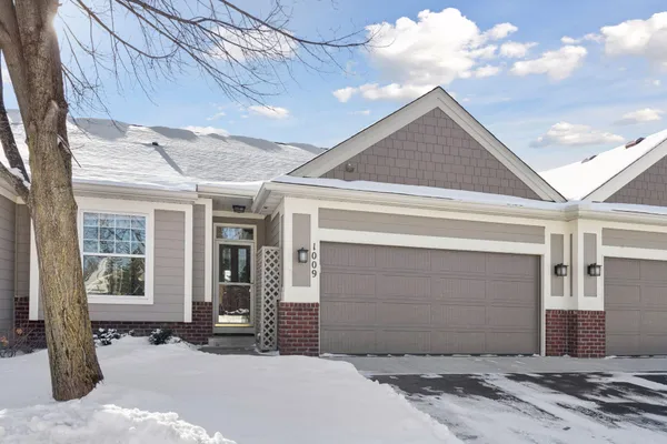 $444,900 | 1009 Victoria Greens Boulevard, Victoria, MN 55386